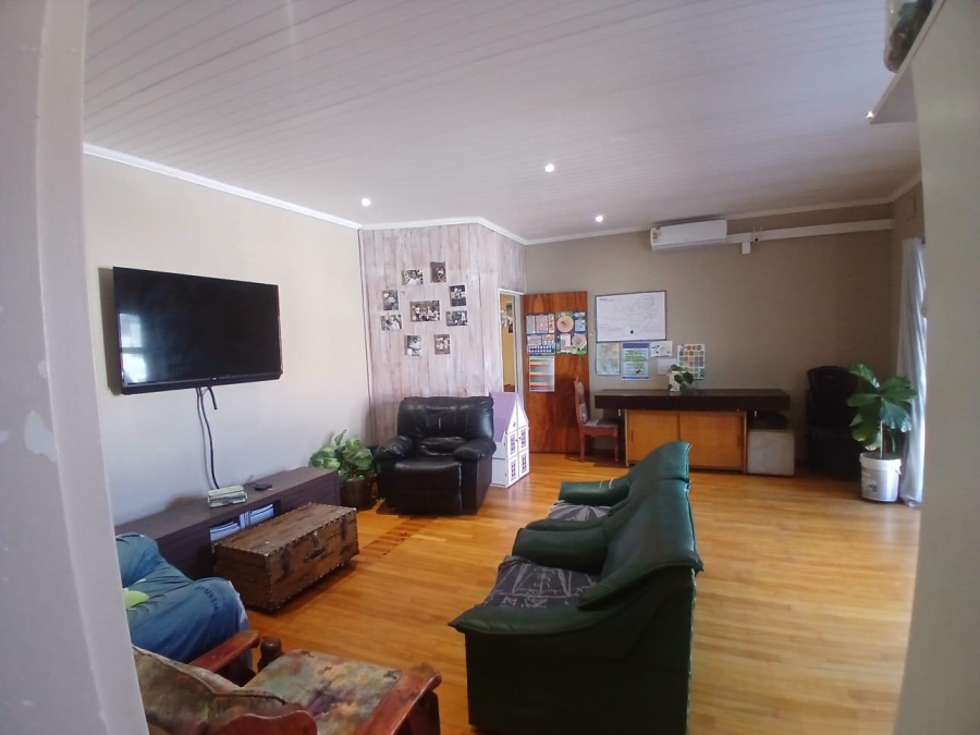 4 Bedroom Property for Sale in Avondale Western Cape